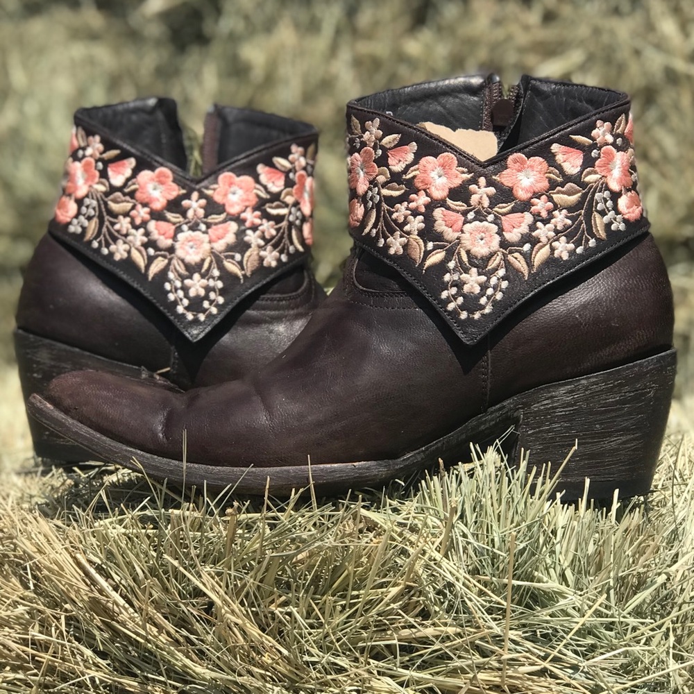 OLD GRINGO Embroidered Pink Floral Ankle Boot Size 11